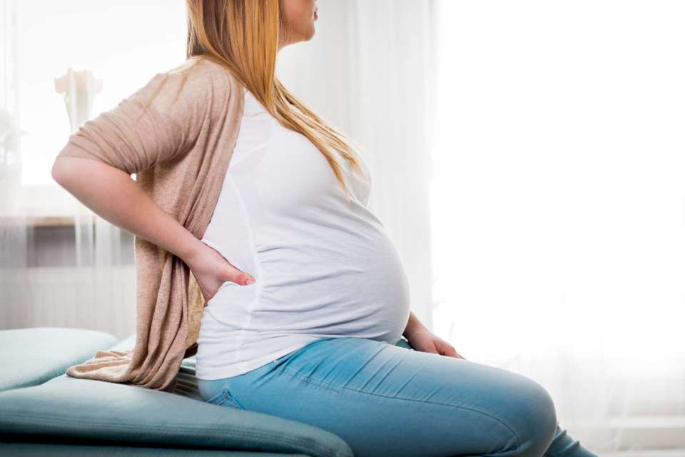 Il mal di schiena in gravidanza può essere sintomo di osteoporosi 