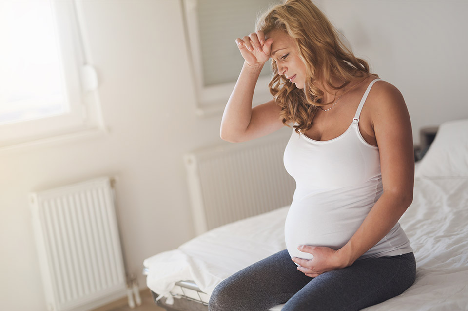 I dolori “scomodi” della gravidanza: mal di testa, nausea e altri. Ecco alcuni consigli per alleviarli