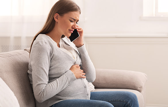 Bruciore di stomaco durante la gravidanza: cause, sintomi, rimedi e trattamenti