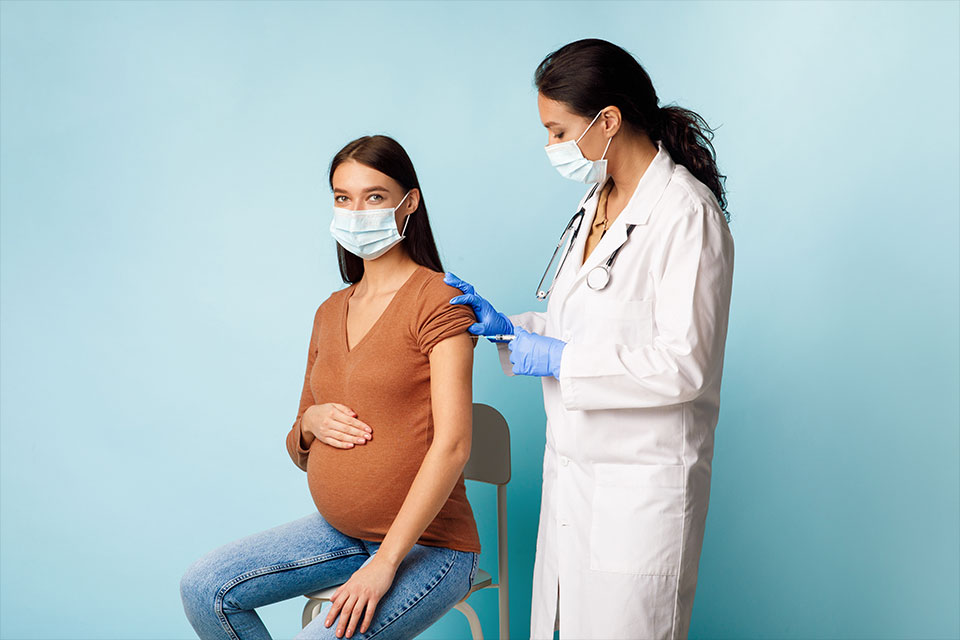 Vaccino in gravidanza è sicuro per i ginecologi 