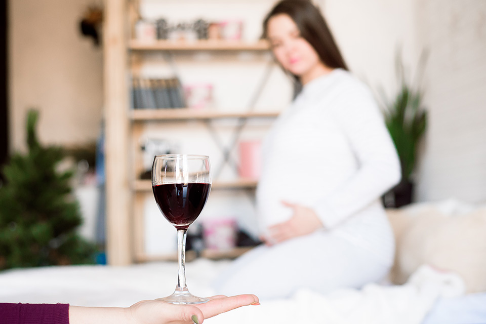 Consumo di alcol in gravidanza: i primi risultati di uno studio condotto dall’ISS